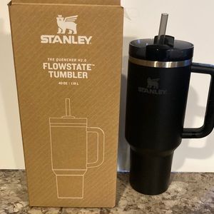 STANLEY QUENCHER FLOWSTATE TUMBLER 40 oz